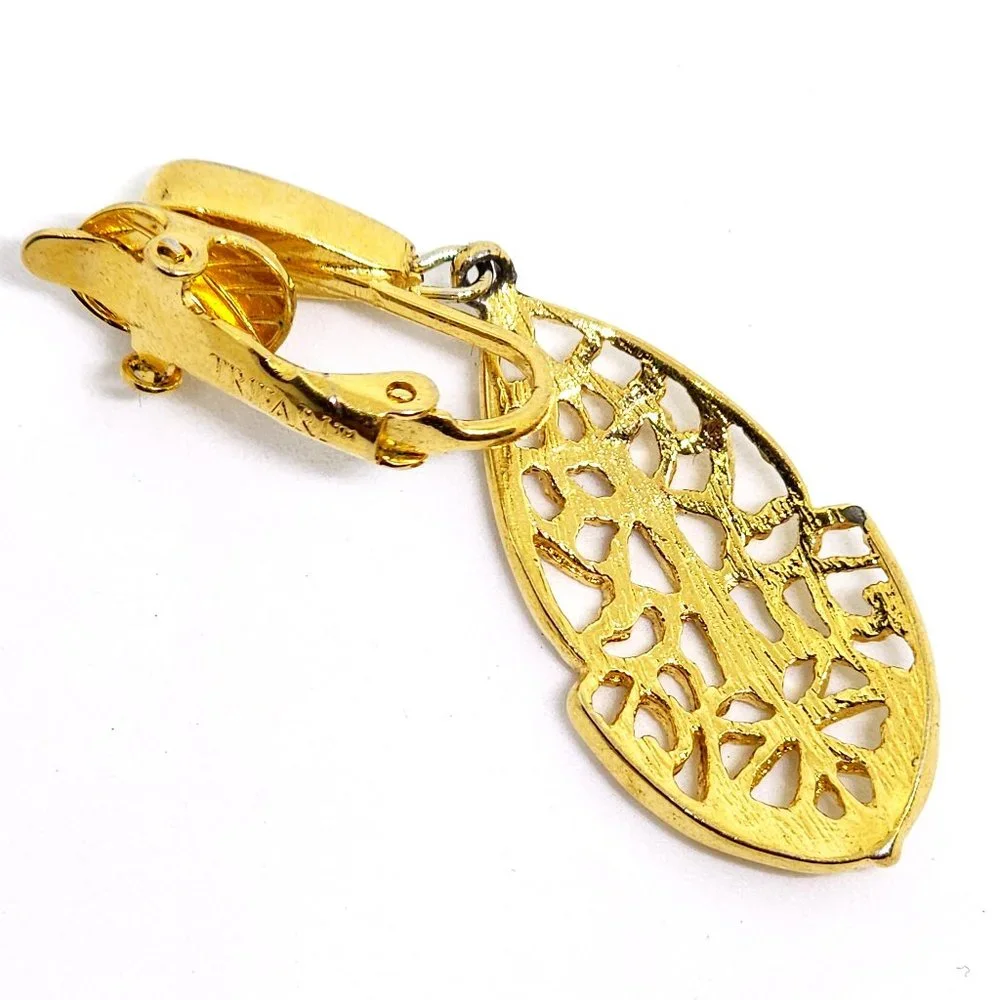 SINGLE EARRING - Vintage Trifari Gold Filigree Dangle Clip Earring Replacement